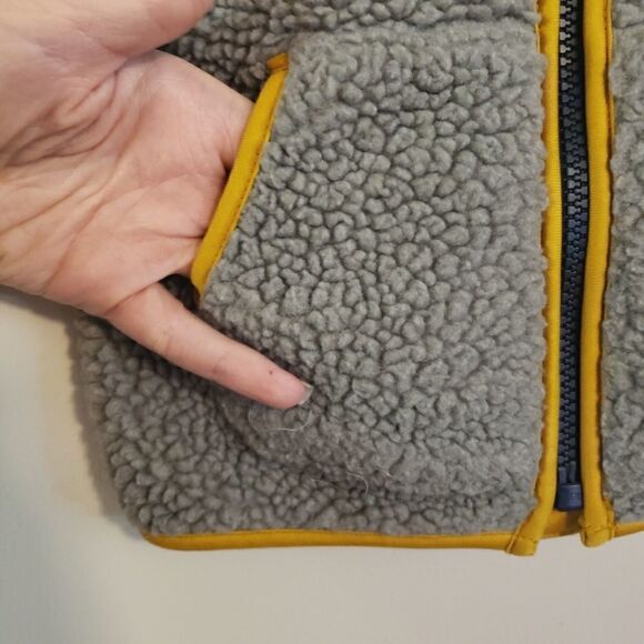 OLD NAVY SHERPA VEST NAVY GRAY MUSTARD SIZE 18-24M - Picture 2 of 5